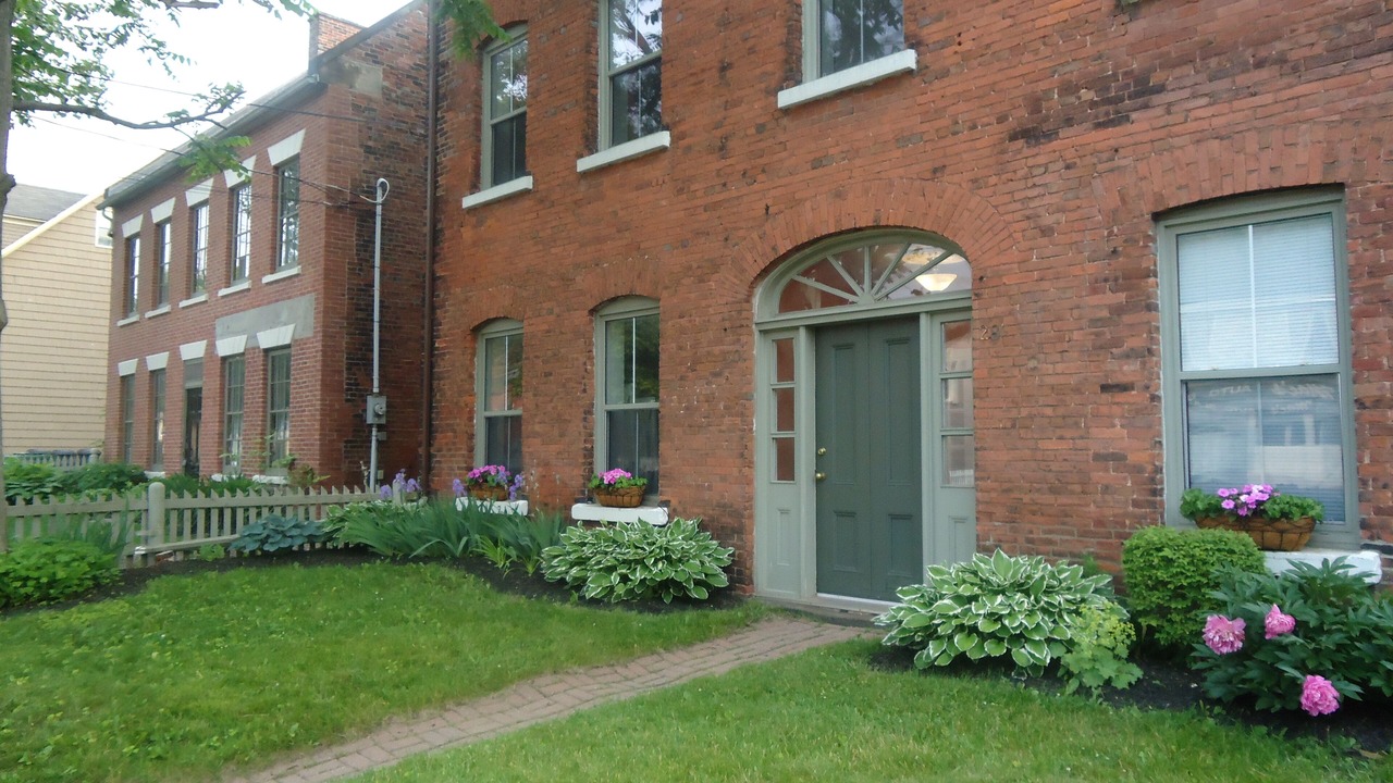 Photo of Outdoor in Queens Square