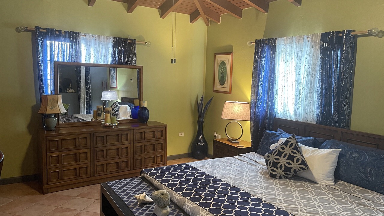 Photo of Bedroom in Cul de Sac
