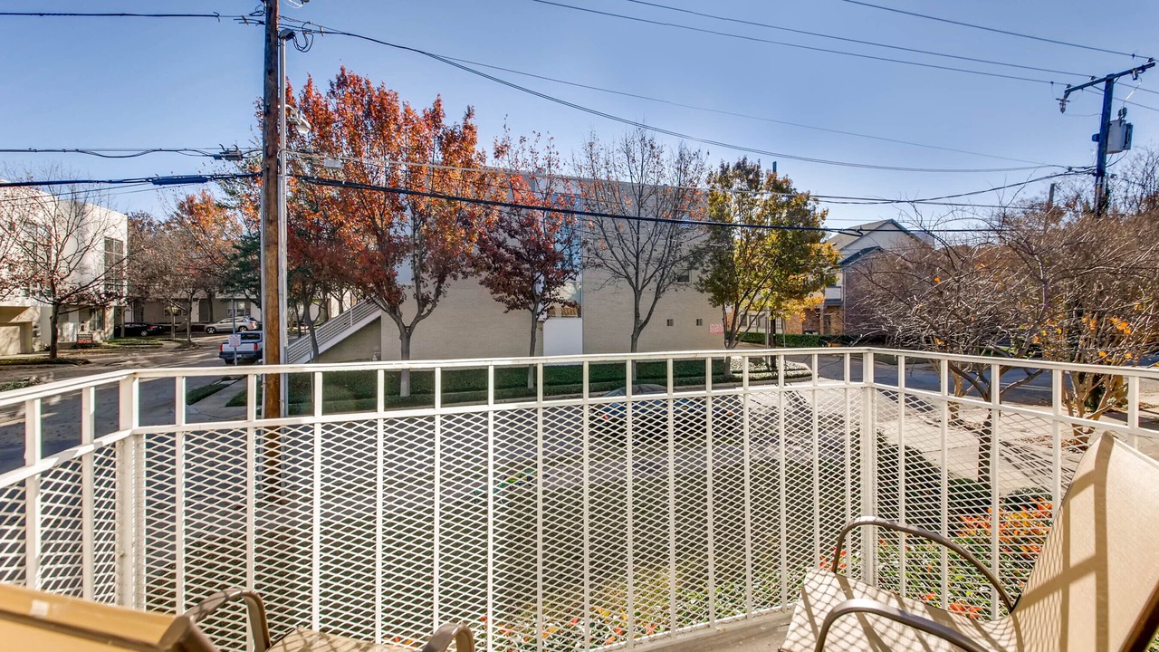Photo of Patio Balcony in Oak Lawn