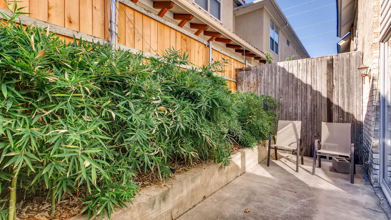 Photo of Patio Balcony in Oak Lawn