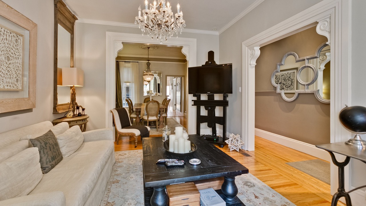 Photo of Livingroom in Lower Pacific Heights