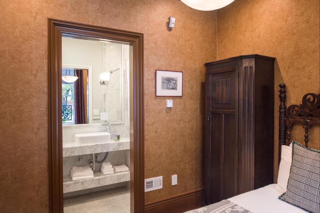 Photo of Bathroom in Lower Pacific Heights