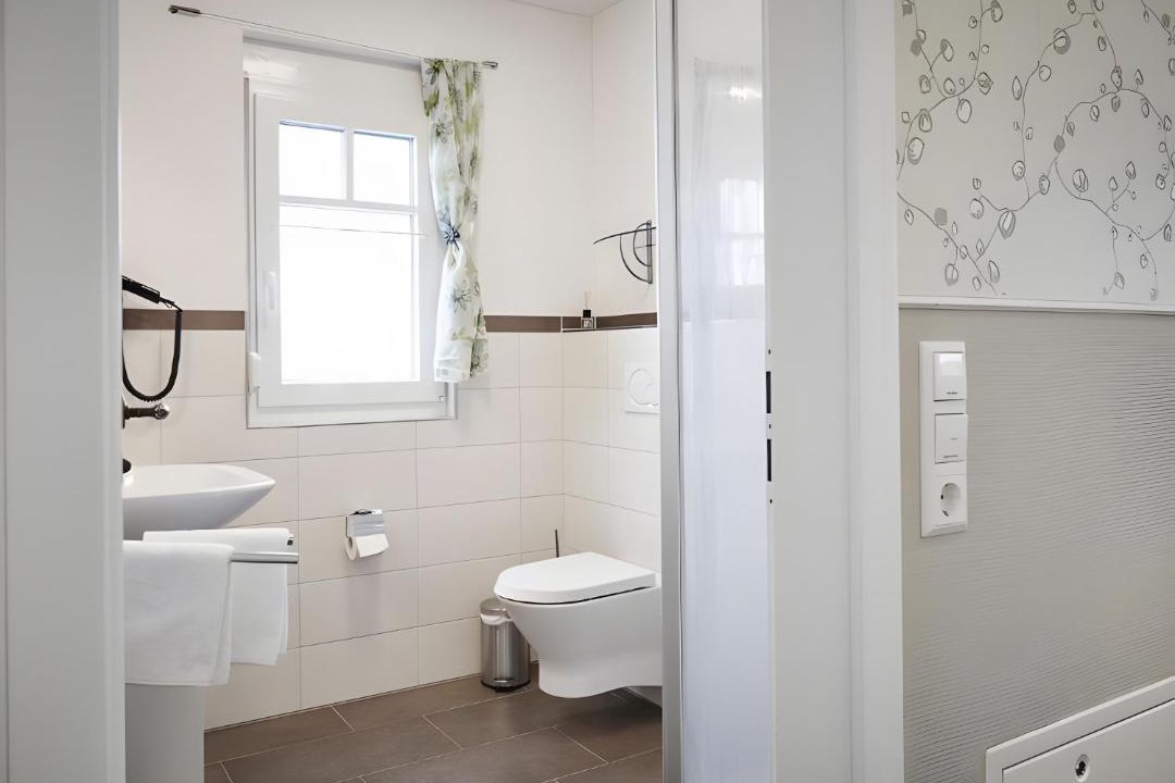 Photo of Bathroom in Rust