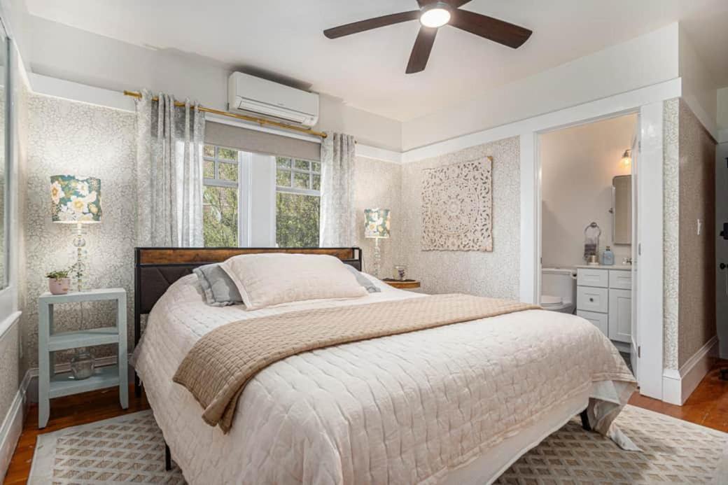 Photo of Bedroom in Upper Telegraph