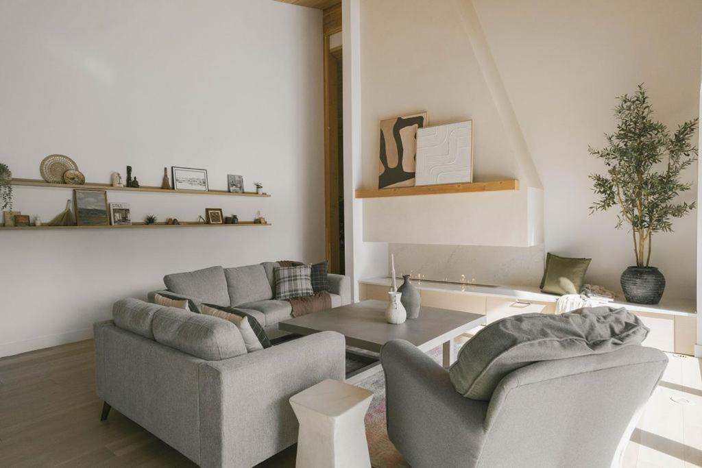 Photo of Livingroom in Revelstoke