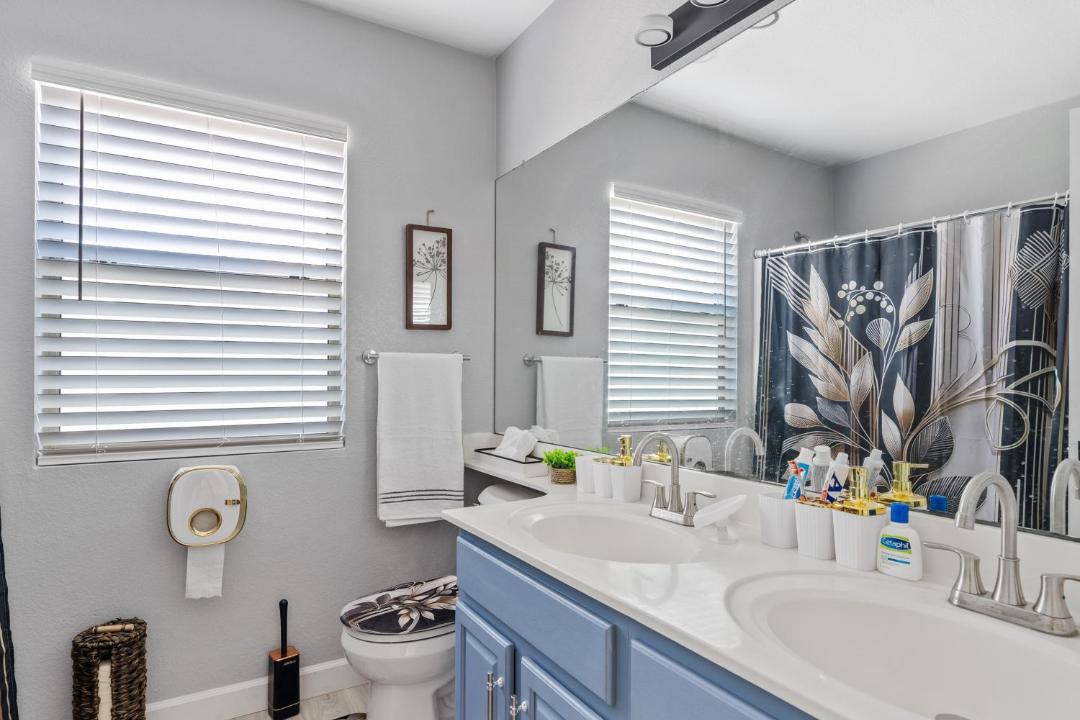 Photo of Bathroom in Arizona Skyline Community