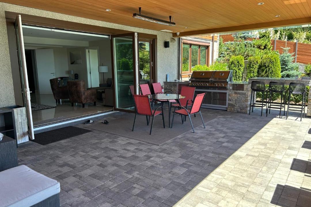 Photo of Patio Balcony in West Vancouver