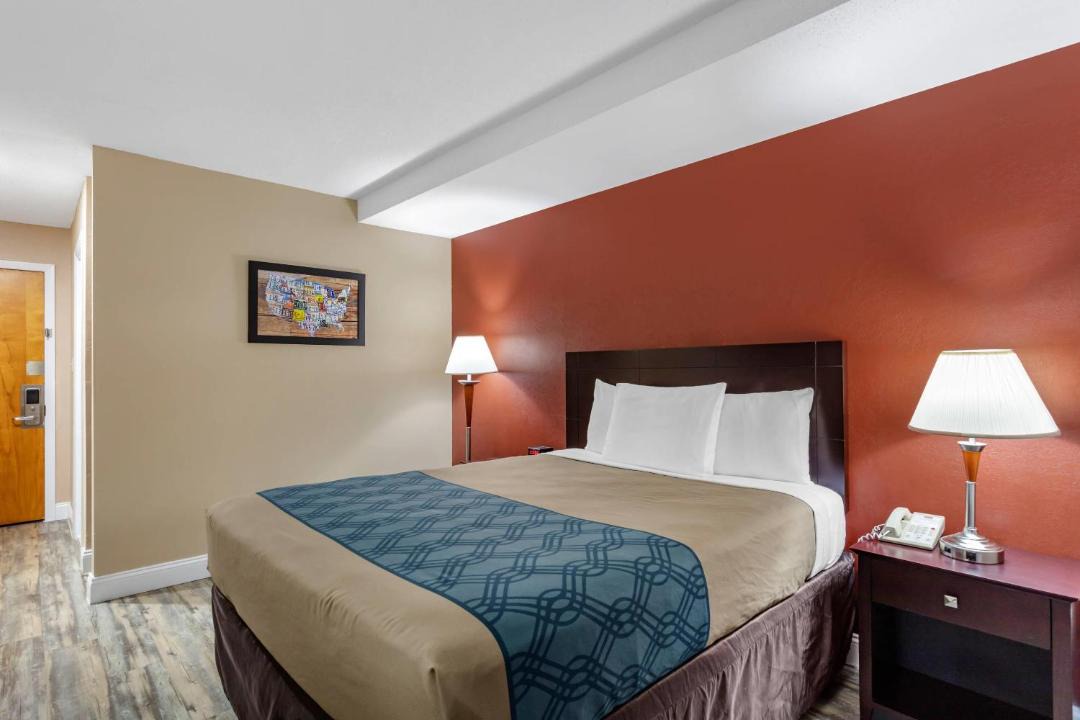Photo of Bedroom in Westbrook Center