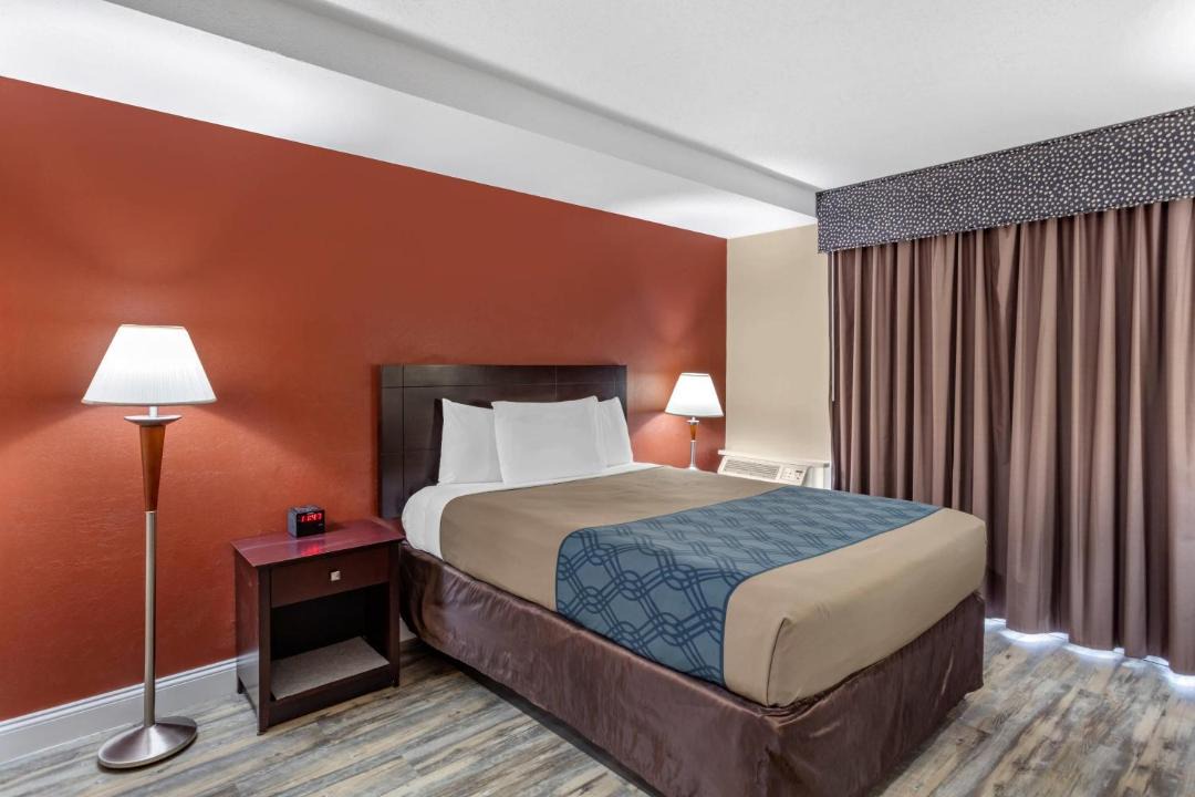 Photo of Bedroom in Westbrook Center