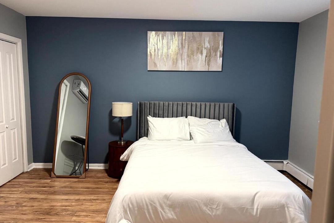 Photo of Bedroom in Rogers Park