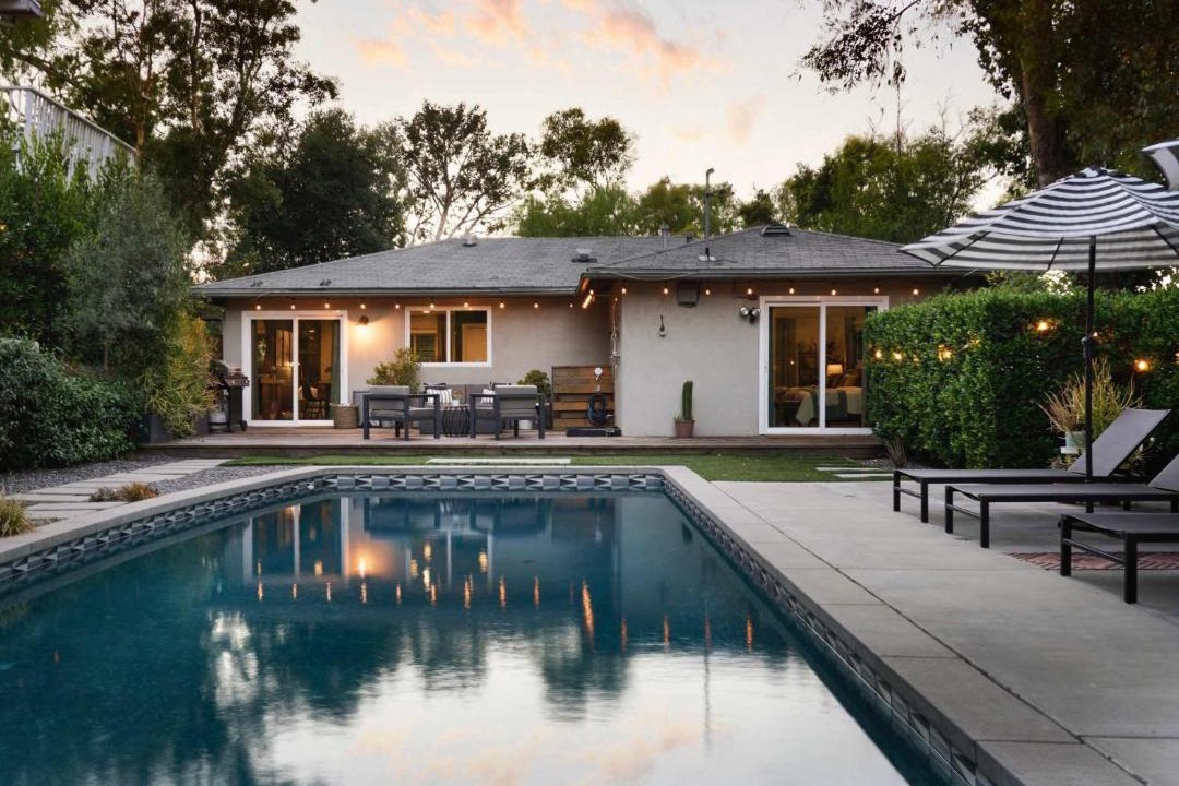 Photo of Others in Hollywood Hills