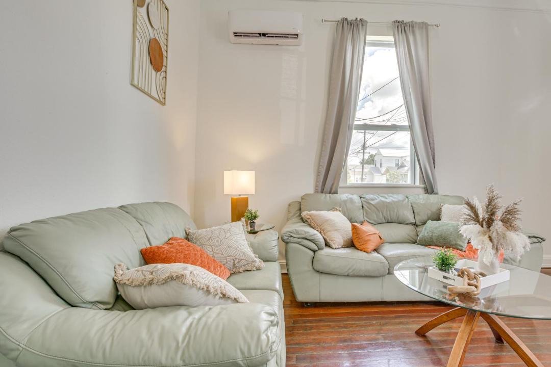 Photo of Livingroom in Freret