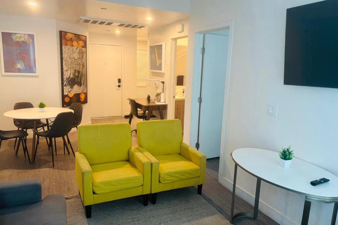Photo of Livingroom in Pico-Union