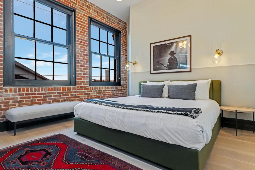Photo of Bedroom in Arts/Warehouse District