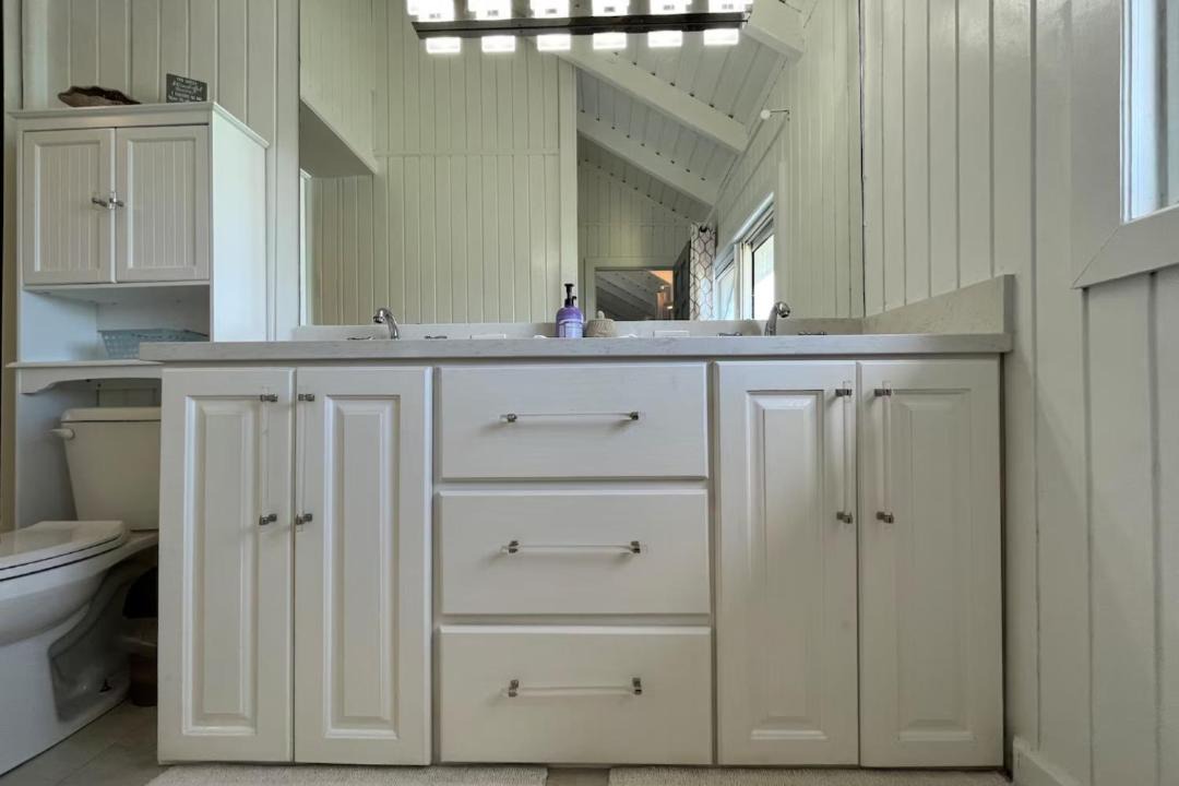 Photo of Bathroom in Sea Rocks
