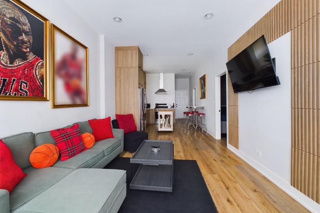 Photo of Livingroom in West Town