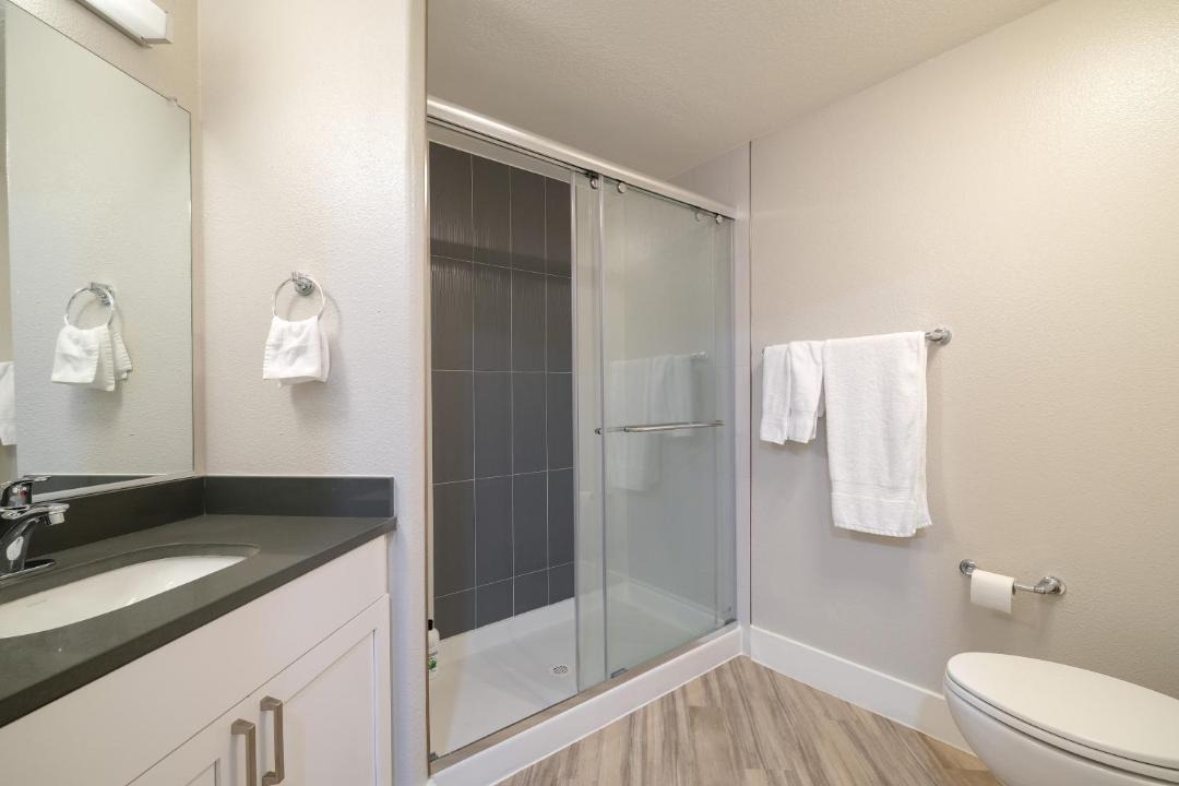 Photo of Bathroom in La Brea