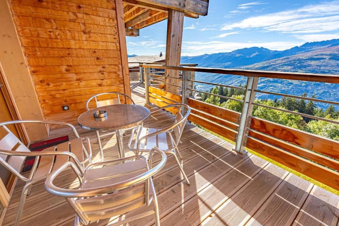 Photo of Patio Balcony in Arc-1800
