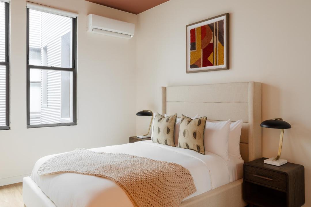 Photo of Bedroom in Near North Side