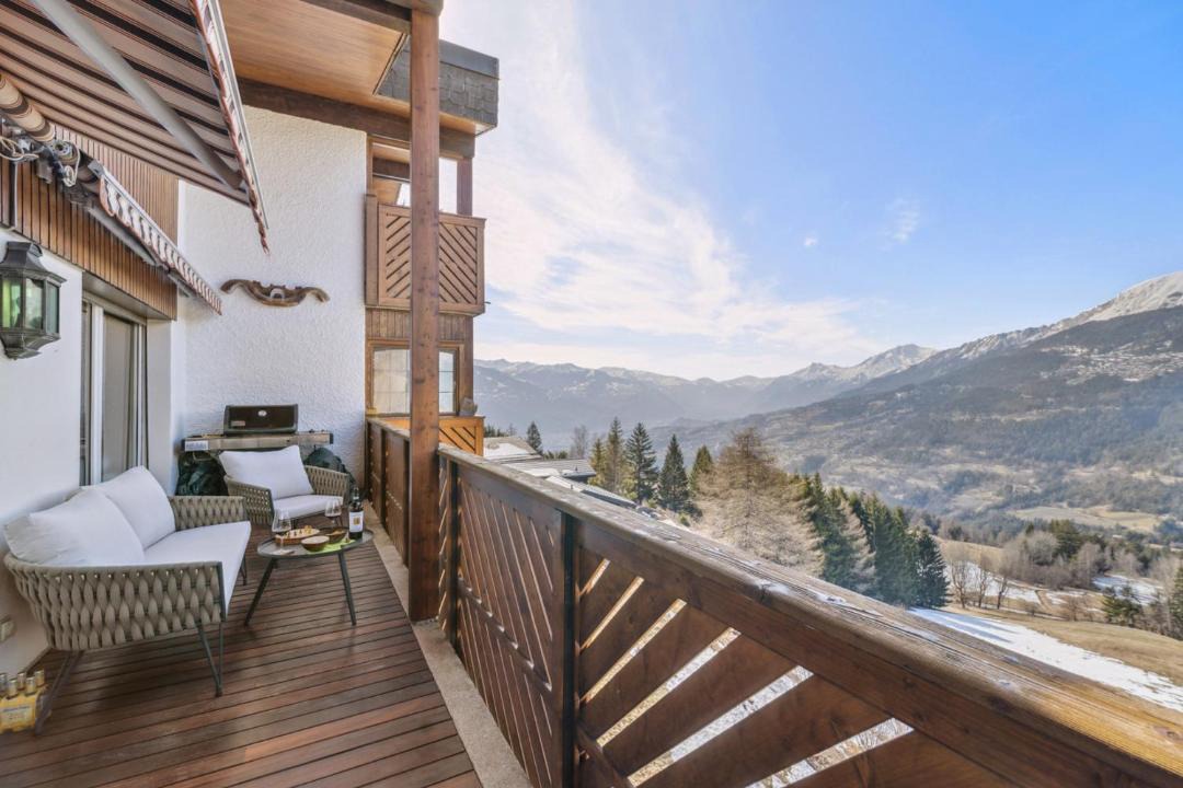 Photo of Patio Balcony in Lens