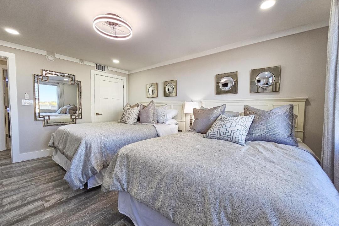 Photo of Bedroom in Arcadian Shores