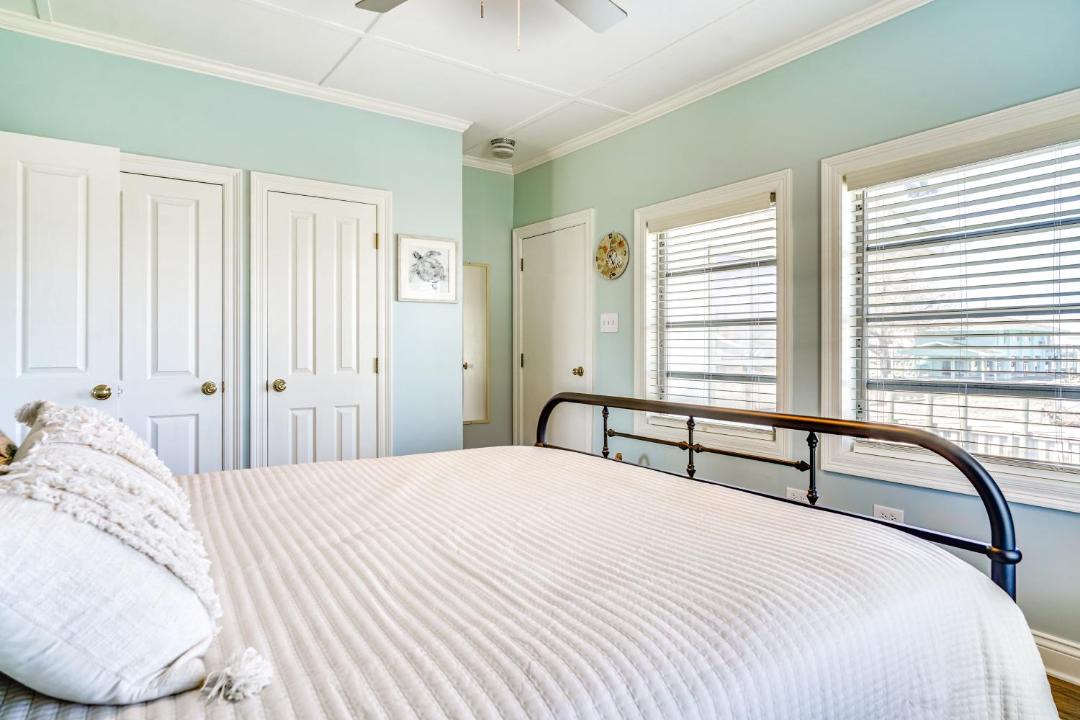 Photo of Bedroom in Cypremort Point