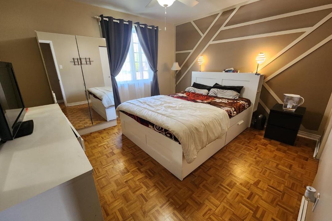 Photo of Bedroom in Longueuil