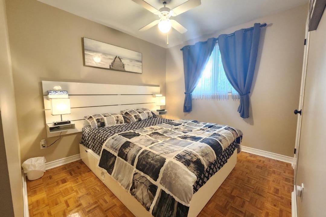 Photo of Bedroom in Longueuil