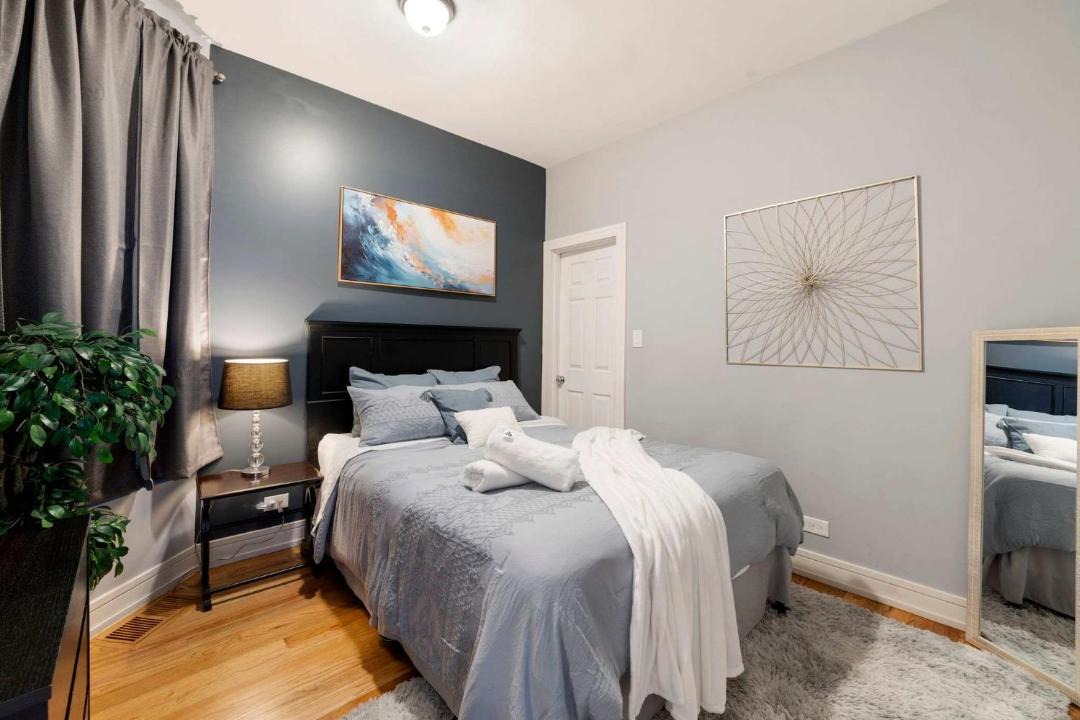 Photo of Bedroom in Near West Side