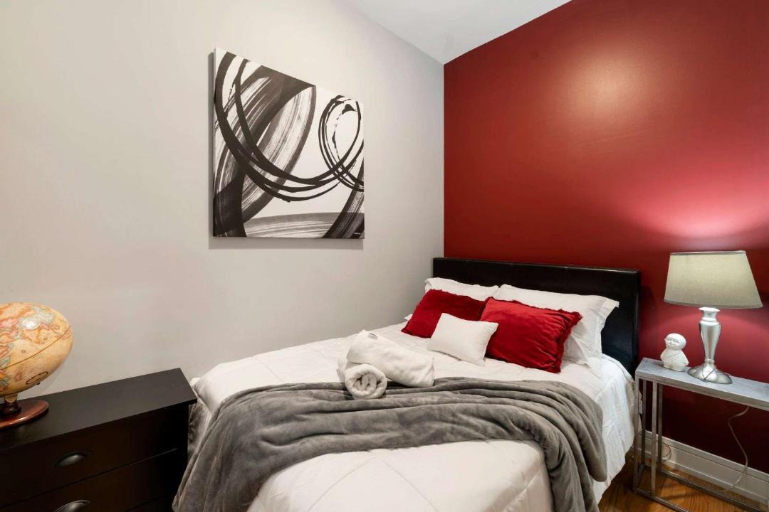 Photo of Bedroom in Near West Side