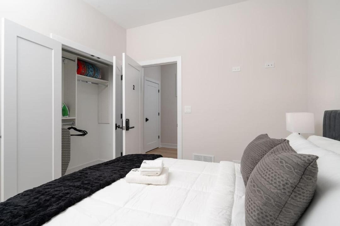 Photo of Bedroom in Bronzeville