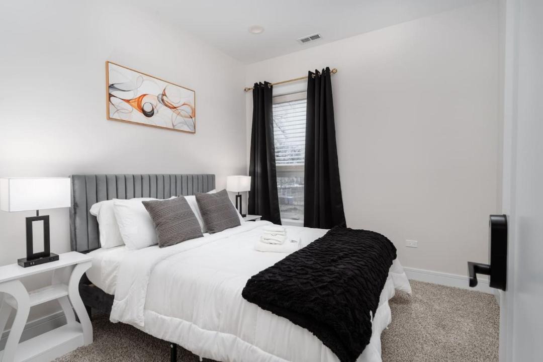 Photo of Bedroom in Bronzeville