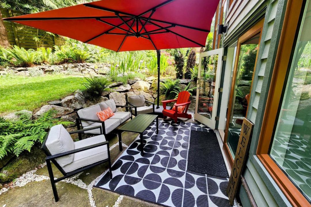 Photo of Patio Balcony in West Vancouver