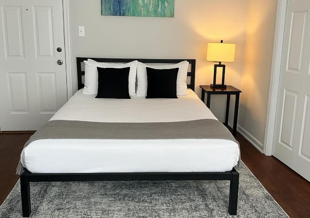 Photo of Bedroom in Rogers Park