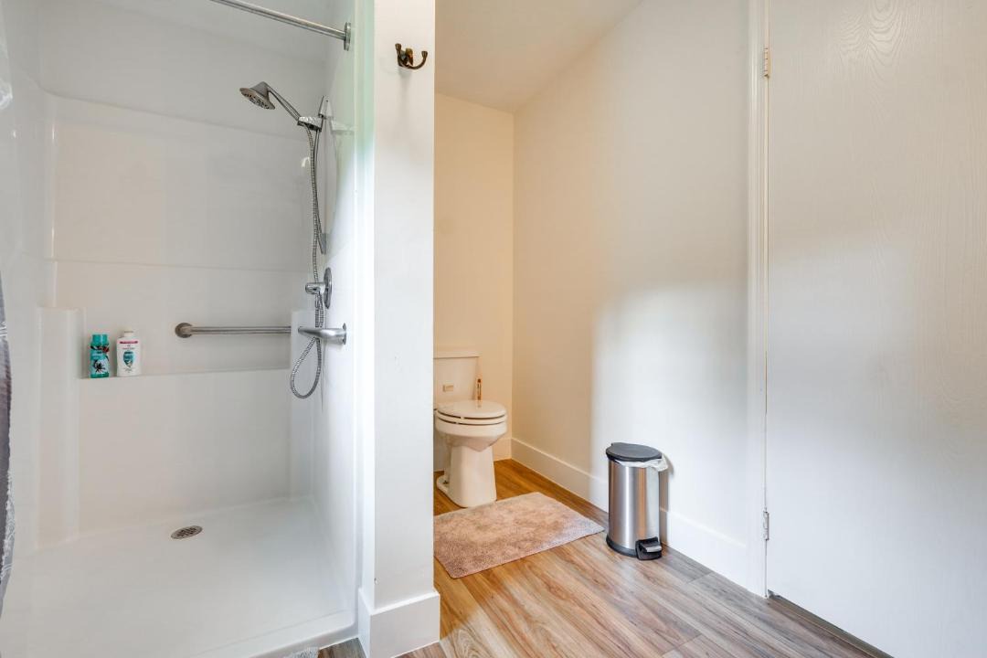 Photo of Bathroom in Dewart