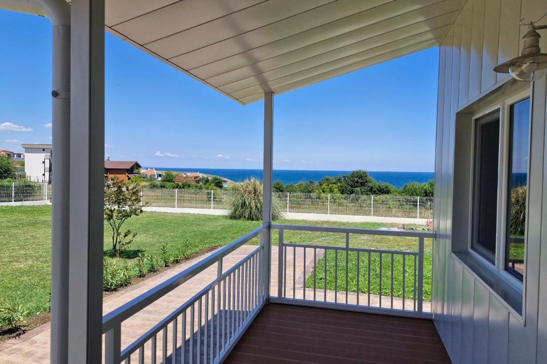Photo of Patio Balcony in Sinemoretz