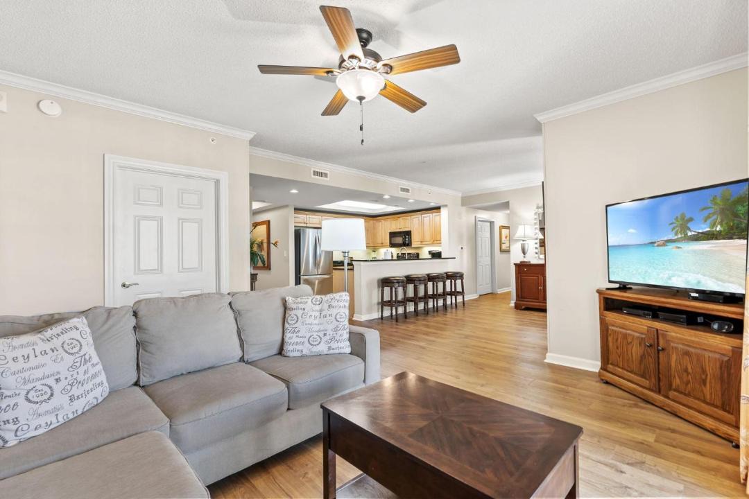 Photo of Livingroom in Arcadian Shores