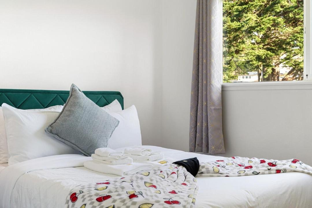 Photo of Bedroom in Pacifica