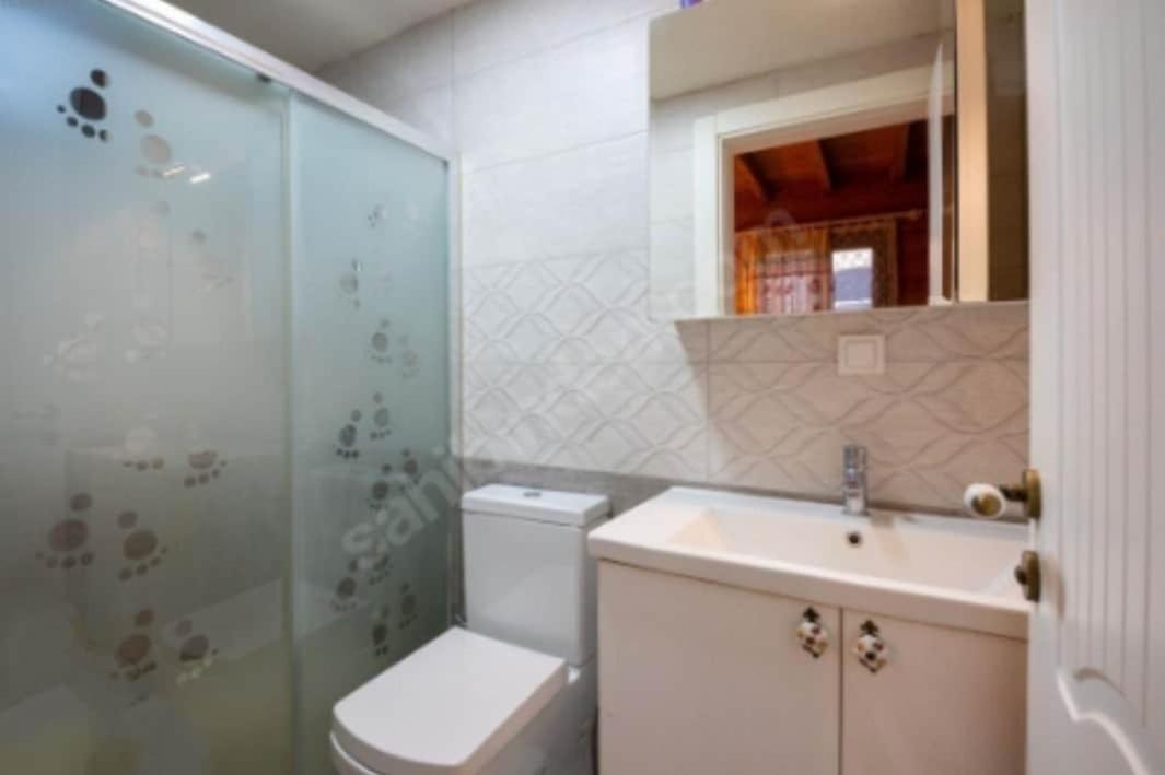 Photo of Bathroom in Mentese
