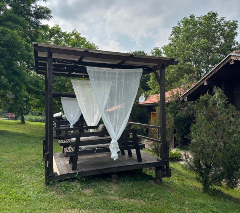 Photo of Outdoor in Apriltsi