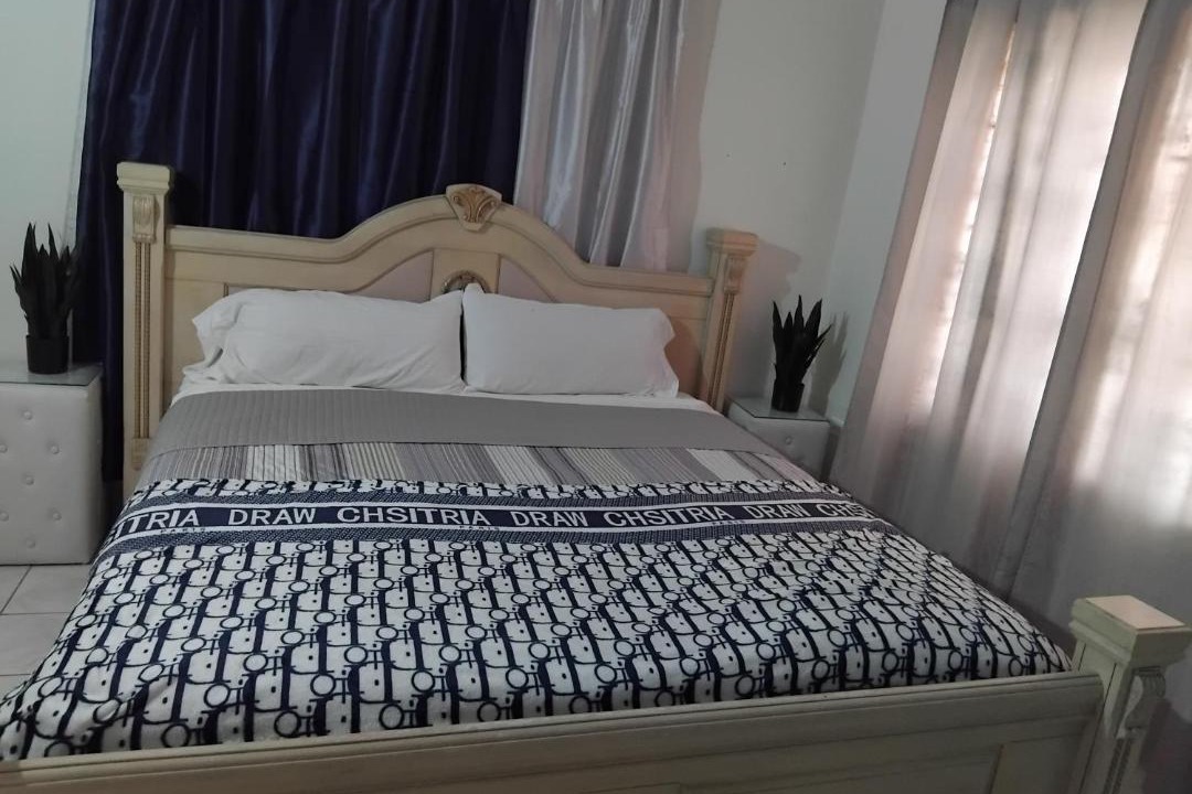Photo of Bedroom in Tower Isle