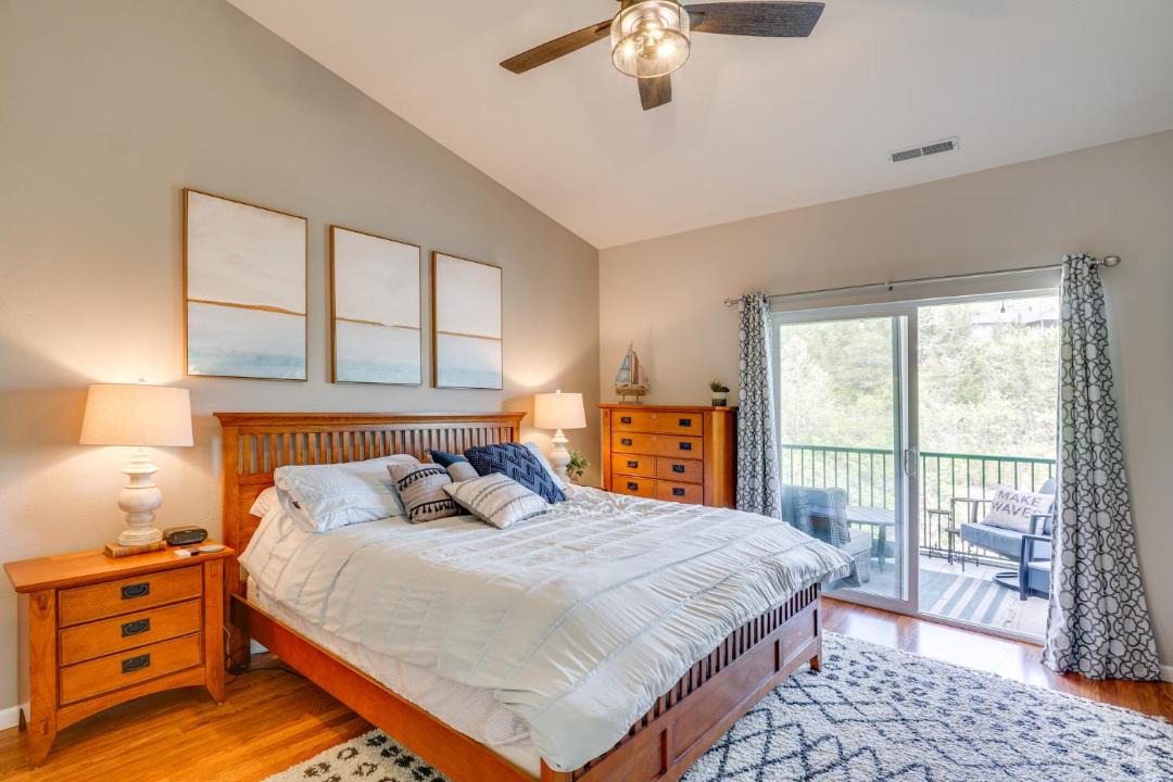 Photo of Bedroom in Camdenton