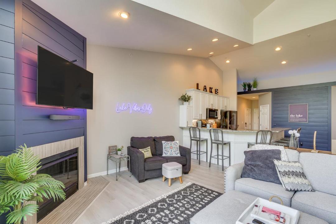 Photo of Livingroom in Camdenton