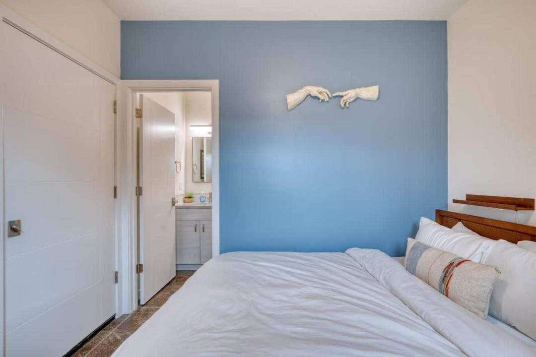 Photo of Bedroom in Hosford-Abernethy