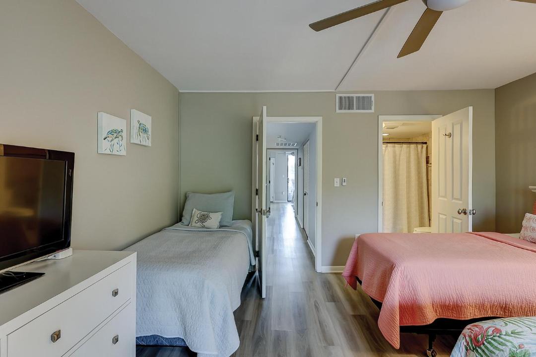 Photo of Bedroom in Folly Field