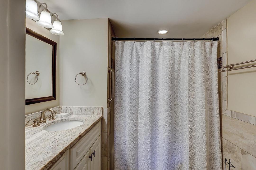 Photo of Bathroom in Folly Field
