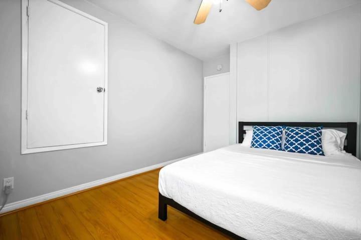 Photo of Bedroom in Belmont Shore