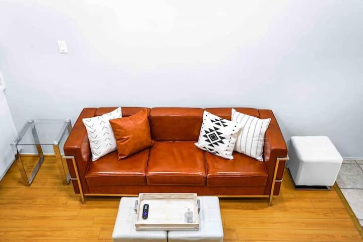 Photo of Livingroom in Belmont Shore