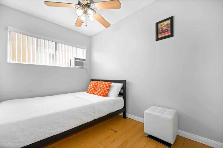 Photo of Bedroom in Belmont Shore