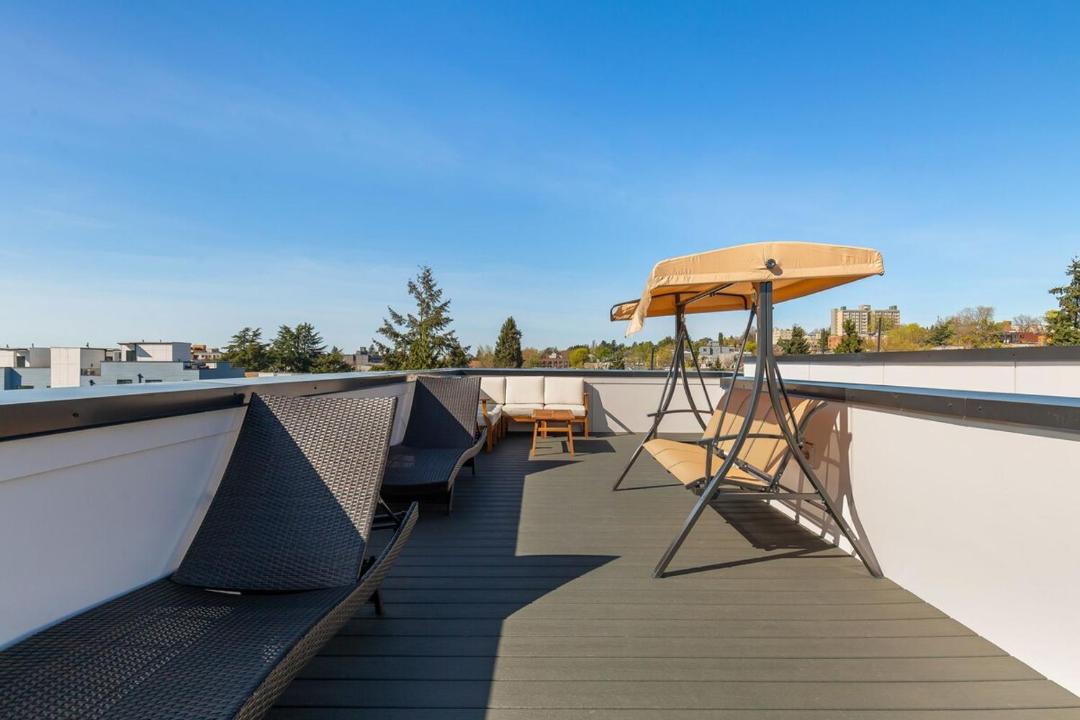 Photo of Patio Balcony in Broadway